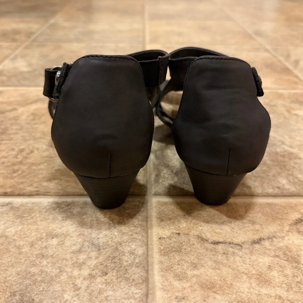 St Johns Bay Newcastle‎ Black Perforated Wedge Sandals Memory Foam Womens 8.5 M